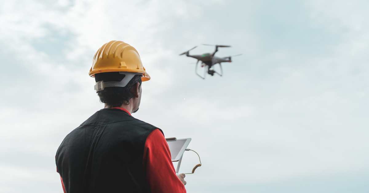 Aluguel de Drones: Uma Solução Inovadora para a Manutenção de Sistemas Solares