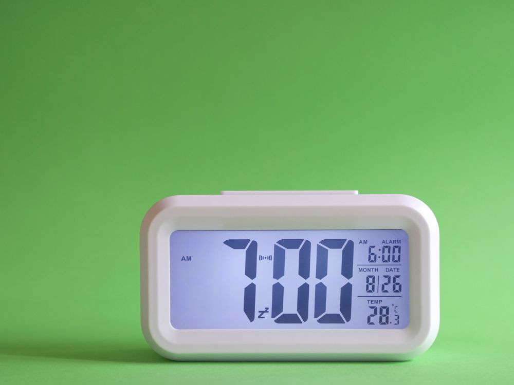 Porque o relógio de energia desliga sozinho: entenda as causas mais comuns